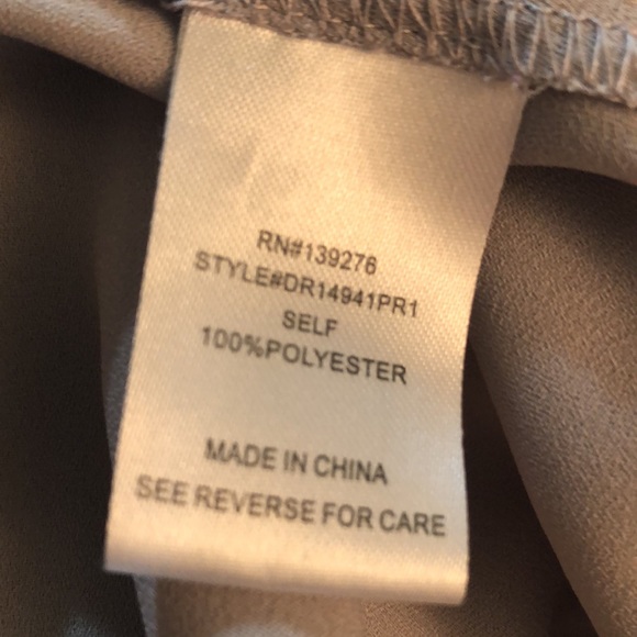 Small DR2 ladies gray sleeveless blouse - Picture 4 of 5